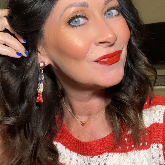 Meet your Posher, Lori - Picture 3 of 4